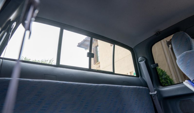 Toyota Hilux 2000 full