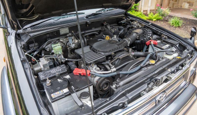 Toyota Hilux 2000 full