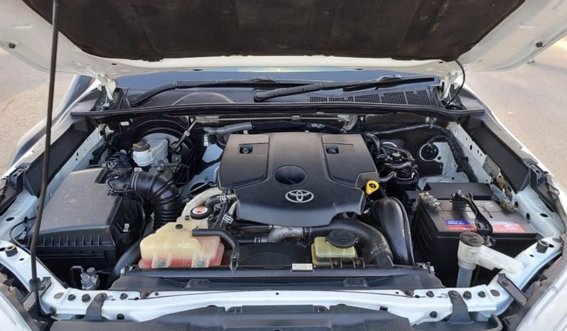 Toyota Hilux Double cab ( 1GD ) 2016 full