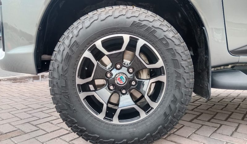 Toyota Hilux SR5 ( 1GD ) 2016 full