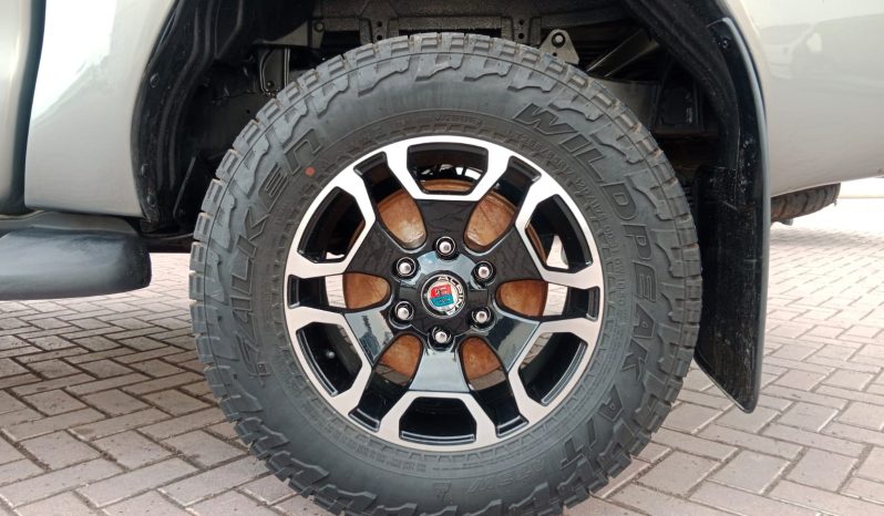 Toyota Hilux SR5 ( 1GD ) 2016 full