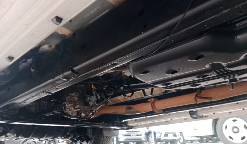 Toyota Hilux SR5 ( 1GD ) 2016 full