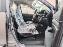 Toyota Hilux SR5 ( 1GD ) 2016 full