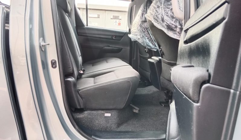 Toyota Hilux SR5 ( 1GD ) 2016 full