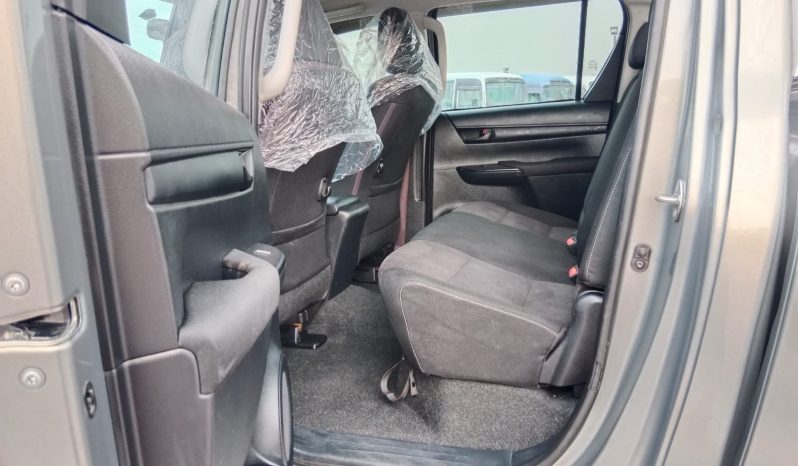 Toyota Hilux SR5 ( 1GD ) 2016 full