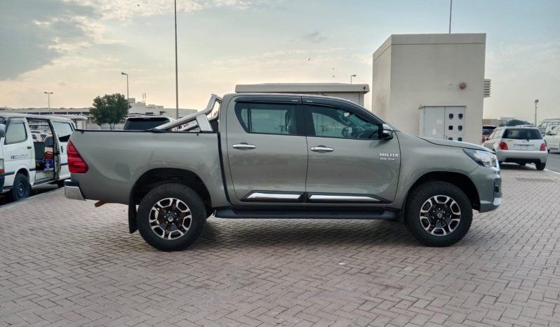 Toyota Hilux SR5 ( 1GD ) 2016 full