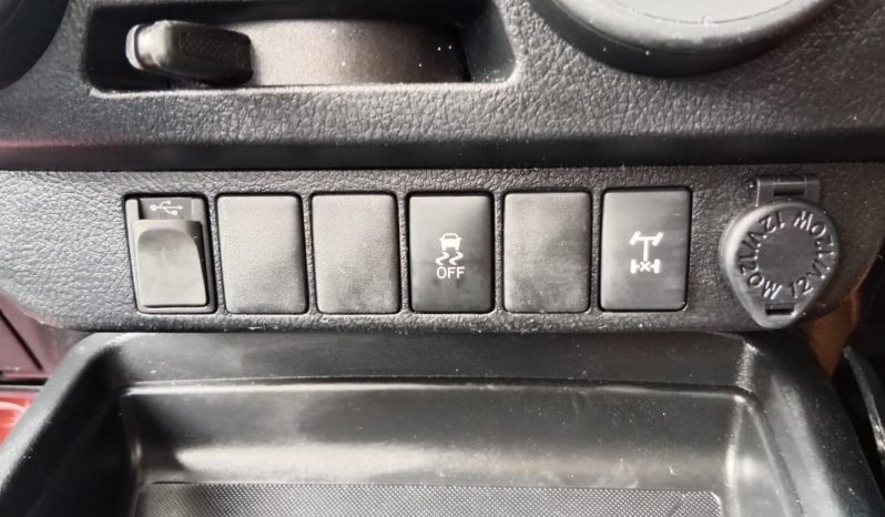 Toyota Hilux SR5 ( 1GD ) 2016 full