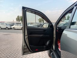 Toyota Hilux SR5 ( 1GD ) 2016 full