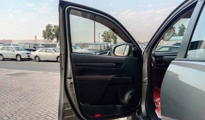 Toyota Hilux SR5 ( 1GD ) 2016 full