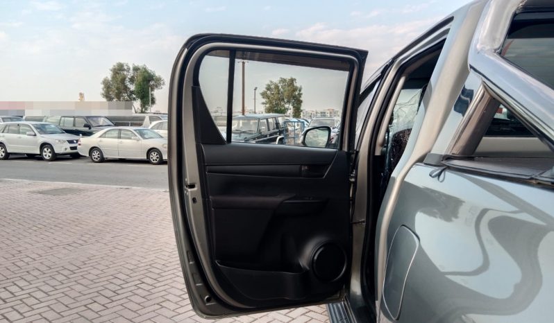 Toyota Hilux SR5 ( 1GD ) 2016 full