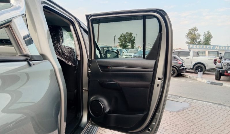 Toyota Hilux SR5 ( 1GD ) 2016 full