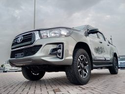 Toyota Hilux SR5 ( 1GD ) 2016 full