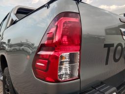 Toyota Hilux SR5 ( 1GD ) 2016 full