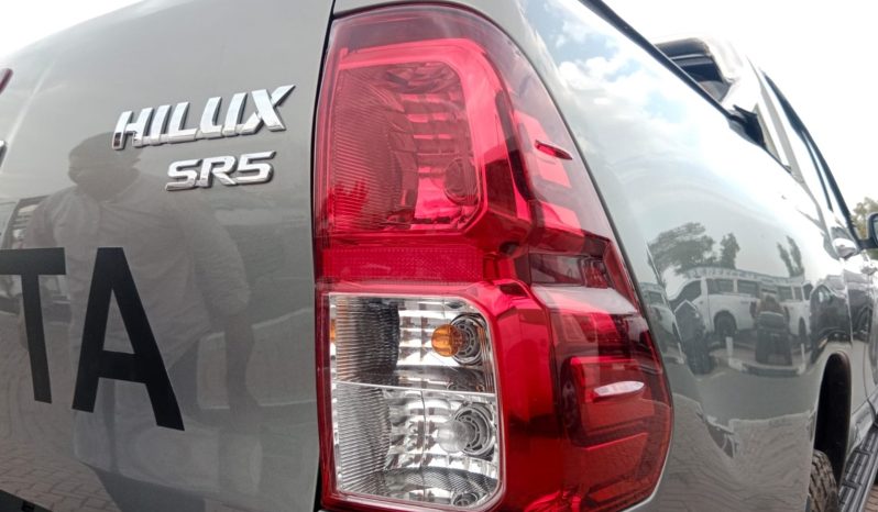 Toyota Hilux SR5 ( 1GD ) 2016 full