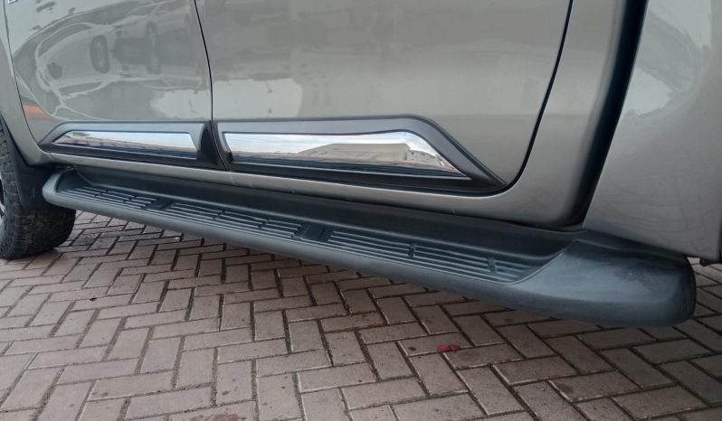 Toyota Hilux SR5 ( 1GD ) 2016 full