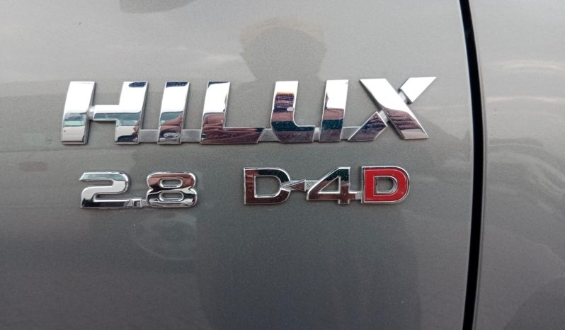 Toyota Hilux SR5 ( 1GD ) 2016 full