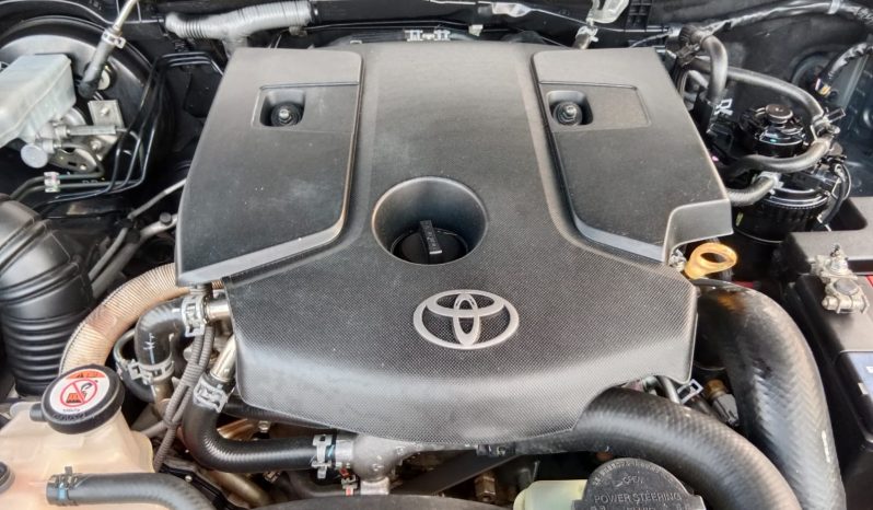 Toyota Hilux SR5 ( 1GD ) 2016 full