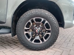 Toyota Hilux SR5 ( 1GD ) 2016 full