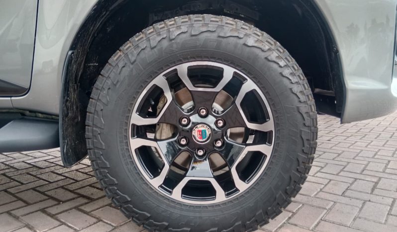 Toyota Hilux SR5 ( 1GD ) 2016 full