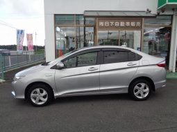 Honda Grace Hybrid EX 2016 full