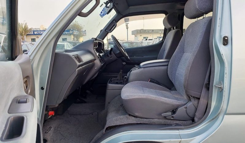 Toyota Hiace Van 2002 full