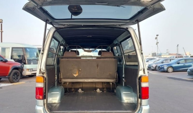 Toyota Hiace Van 2002 full