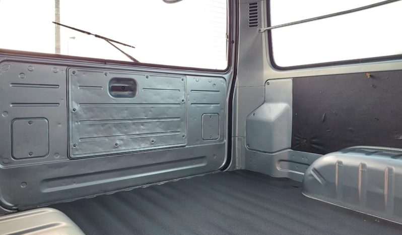 Toyota Hiace Van 2002 full