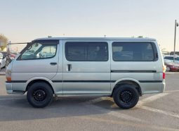 Toyota Hiace Van 2002 full