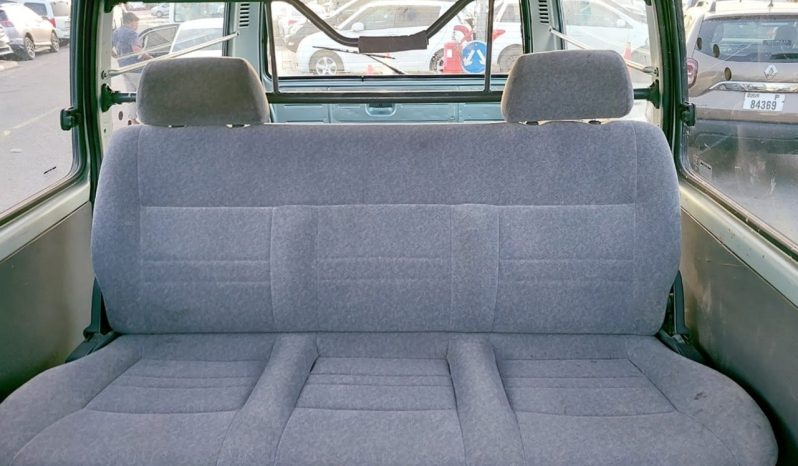 Toyota Hiace Van 2002 full