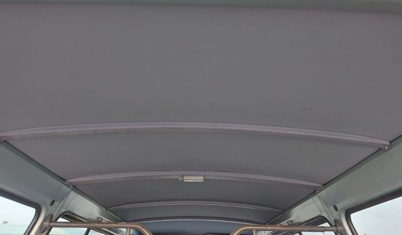 Toyota Hiace Van 2002 full