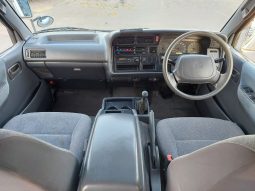 Toyota Hiace Van 2002 full