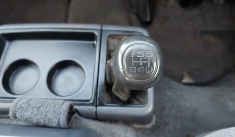 Toyota Hiace Van 2002 full