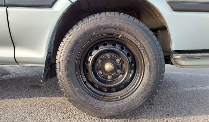 Toyota Hiace Van 2002 full