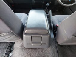 Toyota Hiace Van 2002 full