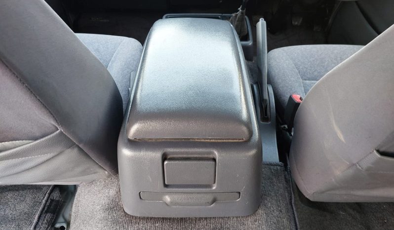 Toyota Hiace Van 2002 full