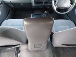 Toyota Hiace Van 2002 full
