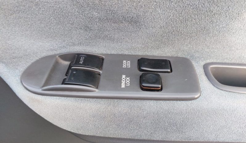 Toyota Hiace Van 2002 full