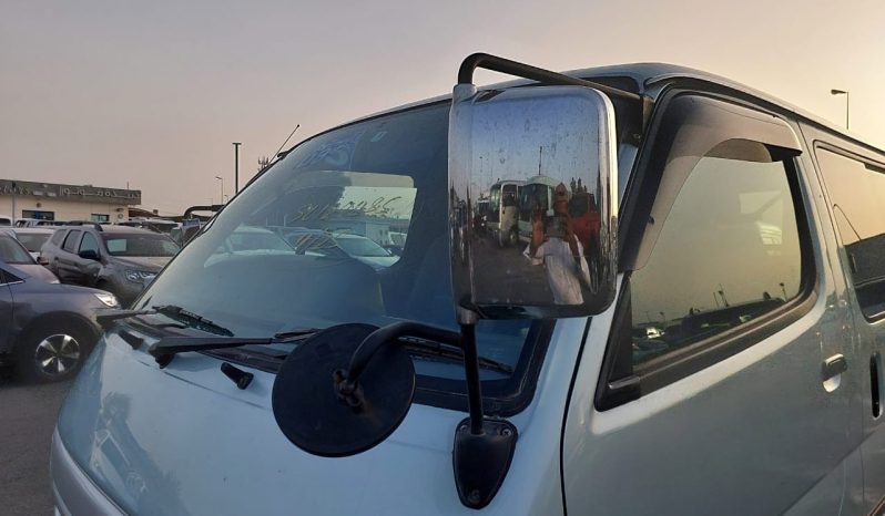 Toyota Hiace Van 2002 full