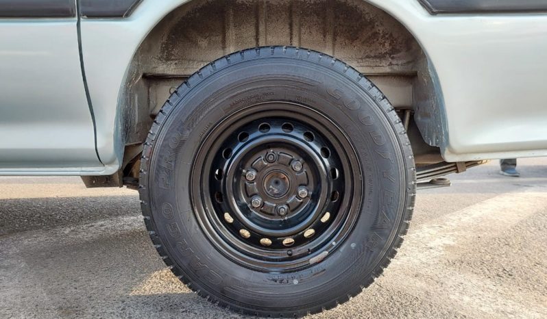 Toyota Hiace Van 2002 full