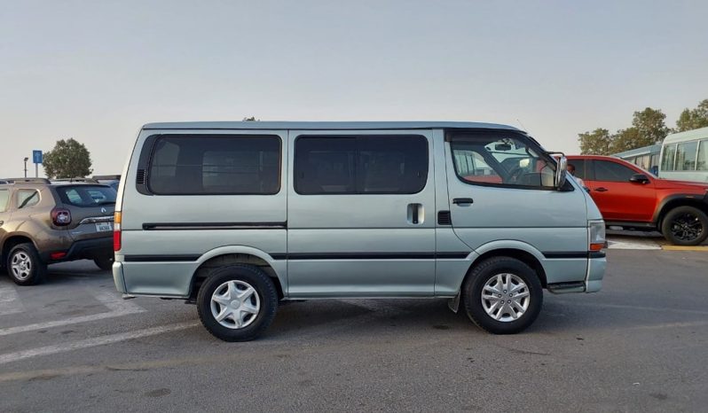 Toyota Hiace Van 2002 full