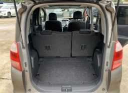 Toyota Ractis 2006 full