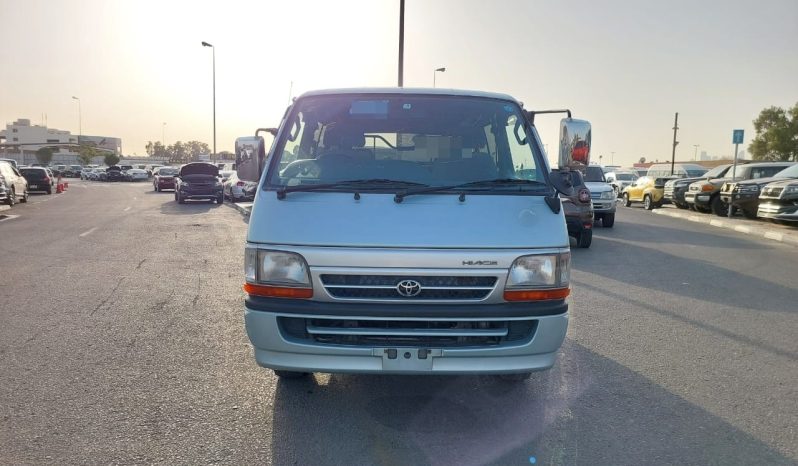 Toyota Hiace Van 2002 full