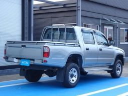 Toyota Hilux Delux 2004 full