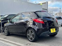 Mazda Demio 13C Smart Edition full
