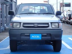 Toyota Hilux Delux 2004 full