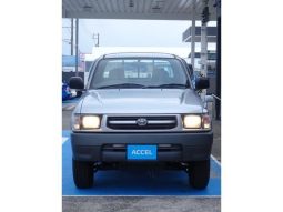 Toyota Hilux Delux 2004 full