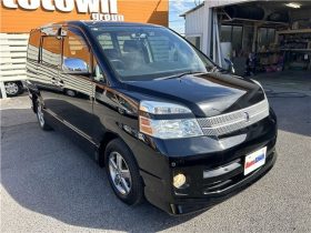 Toyota Voxy Z Kira 2007