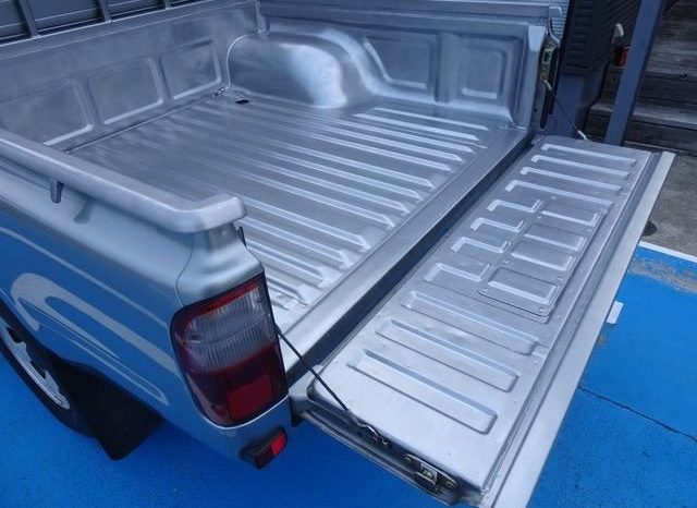 Toyota Hilux Delux 2004 full