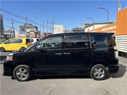 Toyota Voxy Z Kira 2007 full