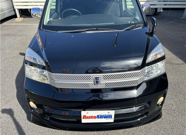 Toyota Voxy Z Kira 2007 full